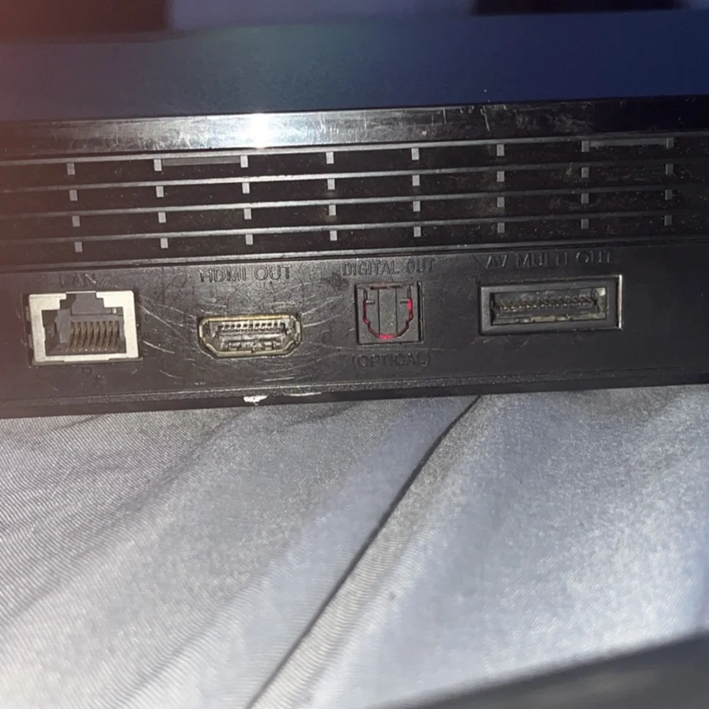 Need gone asap works fine tested comes with games and controllers (Evanston IL)